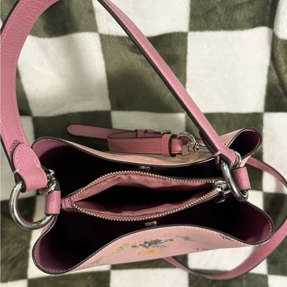 COACH Purse - Pink Small Town Bucket Bag With Dandelion Floral Print - Picture 4 of 4